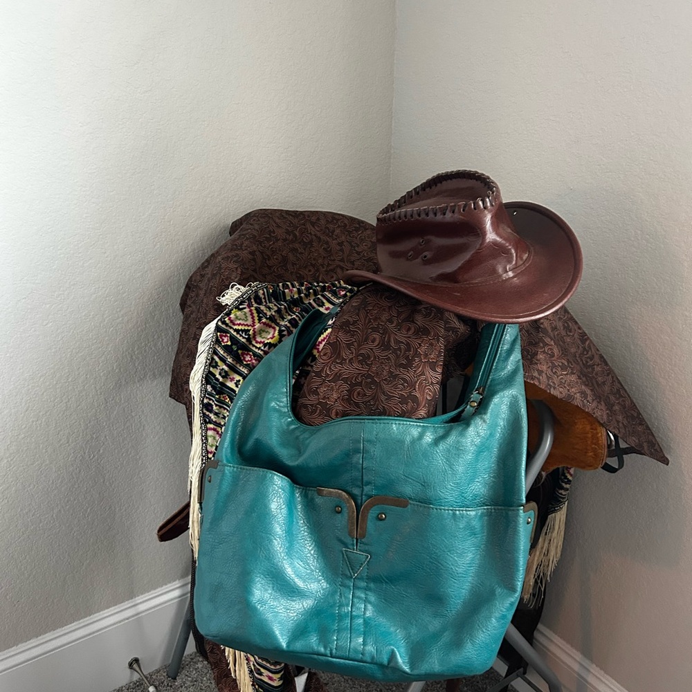 Bueno Teal Shoulder Bag